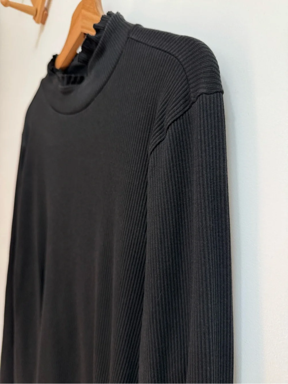 J. Crew Ribbed Ruffle Mockneck Blouse Top Women 2X Black Preppy Elevated Basic